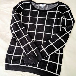 Old Navy Black and White Sweater